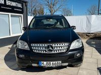Gebraucht Mercedes ML320 224 PS (164 kW) 2007 Schwarz SUV