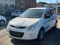 Gebraucht Hyundai i20 77 PS (56 kW) 2012 Weiß Kleinwagen