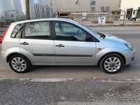 Gebraucht Ford Fiesta 80 PS (58 kW) 2006 Silber Kleinwagen