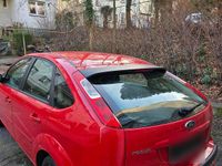 Gebraucht Ford Focus Ghia 116 PS (85 kW) 2005 Rot Limousine