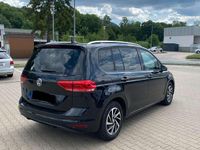 Gebraucht VW Touran Join 116 PS (85 kW) 2018 Deep black Van / Kleinbus