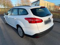 Gebraucht Ford Focus 105 PS (77 kW) 2016 Weiß Kombi