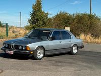 Gebraucht BMW 735 218 PS (160 kW) 1986 Silber Limousine