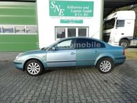 Gebraucht VW Passat 101 PS (74 kW) 1998 Blau Limousine