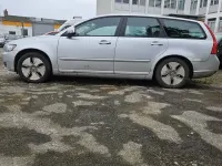 Używany Volvo V50 110 KM (80 kW) 2009 Srebrny Kombi
