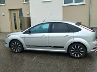 Gebraucht Ford Focus 115 PS (84 kW) 2010 Silber Limousine