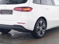 Gebraucht Mercedes B200 Advanced 163 PS (119 kW) 2024 Unilack polarweiss Van / Kleinbus