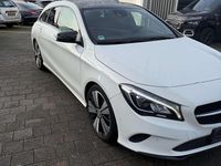 Gebraucht Mercedes CLA220 177 PS (130 kW) 2016 Calcitweiss/zirrusweiss Limousine