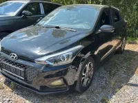 Gebraucht Hyundai i20 Pure 84 PS (61 kW) 2019 Schwarz Kleinwagen