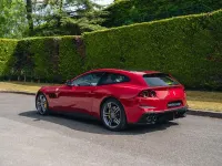 Second-hand Ferrari GTC4Lusso 689 CP (506 kW) 2018 Roșu Break