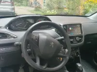Gebraucht Peugeot 208 68 PS (50 kW) 2017 Weiß Kleinwagen