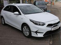 Gebraucht Kia Ceed 120 PS (88 kW) 2024 Casaweiß Kleinwagen