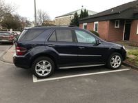 Gebraucht Mercedes ML320 305 PS (224 kW) 2007 Blau SUV