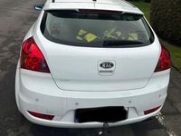 Gebraucht Kia ProCeed 128 PS (94 kW) 2010 Weiß Kleinwagen