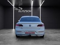 Gebraucht VW Arteon Elegance 150 PS (110 kW) 2017 Oryxweiß perlmutteffektoryxweiß perlmutteffekturanograu Kleinwagen