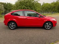 Gebraucht Ford Focus 125 PS (91 kW) 2008 Rot Kleinwagen