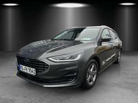 Gebraucht Ford Focus Titanium 125 PS (91 kW) 2024 Fantastic red tc Kombi