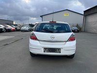 Gebraucht Opel Astra 110 PS (80 kW) 2009 Schneeweiss/olympic/summit whi Limousine
