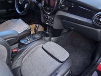 Gebraucht Mini Cooper SE Classic 135 kW (184 PS) 2023 Rot Kleinwagen