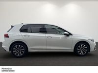 Gebraucht VW Golf VIII Active 150 PS (110 kW) 2023 Weiss Limousine