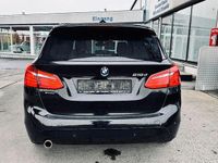 Gebraucht BMW 218 Basis 150 PS (110 kW) 2014 Schwarz Van / Kleinbus