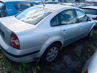 Usata VW Passat 115 CV (84 kW) 2000 Argento Berlina