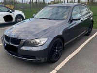 Gebraucht BMW 320 163 PS (119 kW) 2007 Grau Limousine