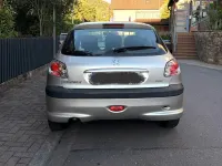 Gebraucht Peugeot 206 60 PS (44 kW) 2005 Silber Kleinwagen