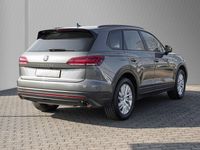 Gebraucht VW Touareg Basis 231 PS (169 kW) 2022 Grau SUV
