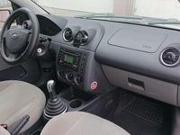 Gebraucht Ford Fiesta 69 PS (50 kW) 2002 Silber Limousine