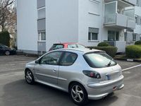 Gebraucht Peugeot 206 88 PS (64 kW) 2004 Silber Kleinwagen