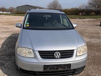 Gebraucht VW Touran 105 PS (77 kW) 2023 Silber Van / Kleinbus