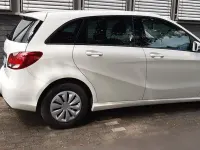 Gebraucht Mercedes B180 122 PS (89 kW) 2016 Weiß Van / Kleinbus