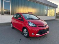 Gebraucht Toyota Aygo Cool 68 PS (50 kW) 2013 Rot Kleinwagen