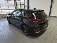 Gebraucht Hyundai i30 Advantage 140 PS (102 kW) 2024 Schwarz Limousine