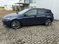 Gebraucht Hyundai i30 Advantage 101 PS (74 kW) 2025 Sailing blue Limousine