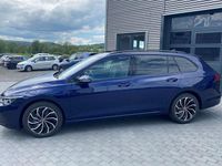 Gebraucht VW Golf VIII 150 PS (110 kW) 2024 Atlantik blue Kombi