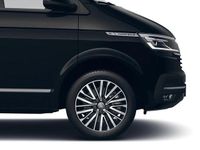 Gebraucht VW Caravelle 204 PS (150 kW) 2024 Deep black perleffekt (metallic) Van / Kleinbus