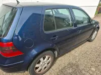 Usata VW Golf IV 110 CV (80 kW) 2002 Blu Utilitaria