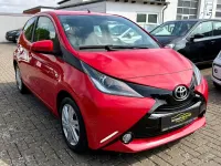 Gebraucht Toyota Aygo X-play 69 PS (50 kW) 2018 Rot Kleinwagen
