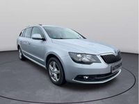 Gebraucht Skoda Superb Ambition 140 PS (102 kW) 2015 Brilliantsilber metallic Kombi