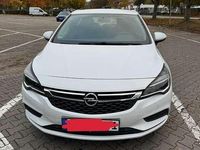 Gebraucht Opel Astra Edition 105 PS (77 kW) 2017 Weiß Kleinwagen