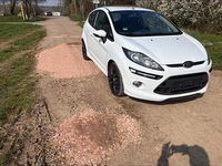 Gebraucht Ford Fiesta 82 PS (60 kW) 2011 Weiß Kleinwagen