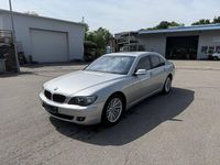Gebraucht BMW 750 367 PS (269 kW) 2006 Silber Limousine