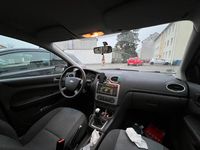 Gebraucht Ford Focus 105 PS (77 kW) 2005 Blau Kleinwagen