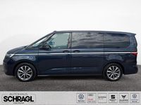 Gebraucht VW Multivan Style 150 PS (110 kW) 2023 Starlight blue metallic Van