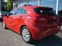 Gebraucht Mercedes A180 122 PS (89 kW) 2014 Rot Kleinwagen