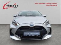 Gebraucht Toyota Yaris Hybrid Business Edition 116 PS (85 kW) 2022 Shimmering silver metallic Limousine