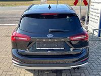 Gebraucht Ford Focus Active X 120 PS (88 kW) 2022 Obsidian schwarz Kombi
