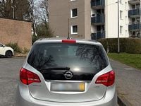 Gebraucht Opel Meriva 100 PS (73 kW) 2010 Silber Van / Kleinbus
